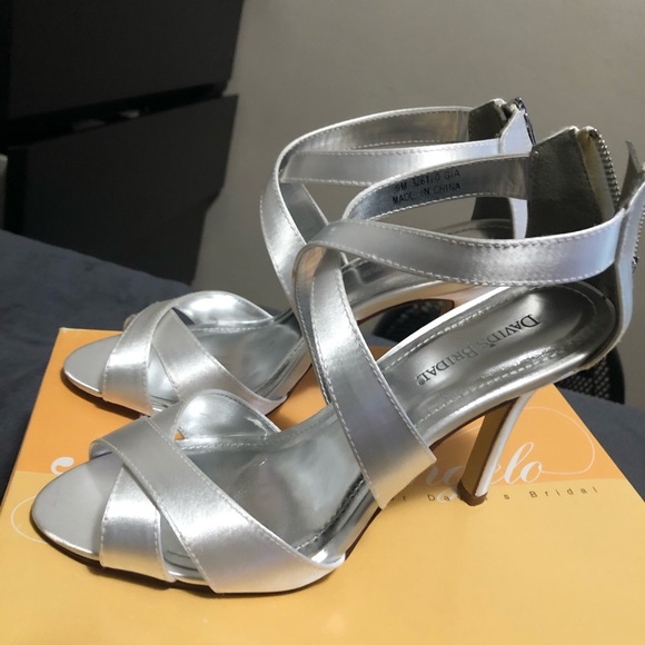 David’s Bridal crisscrossed sandal heels - Picture 1 of 4